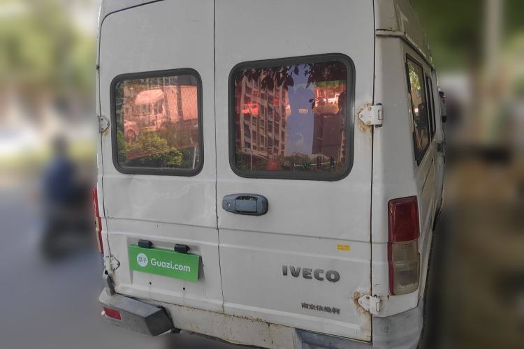 Used Iveco Daily 2017 2.5T A35 Passenger Van 5-7 Seats Model 47Z5 Rear