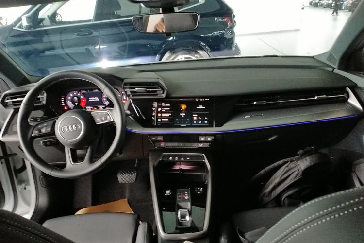 Used Audi A3 2024 Sportback 35 TFSI Fashionable Sports Model Center Console