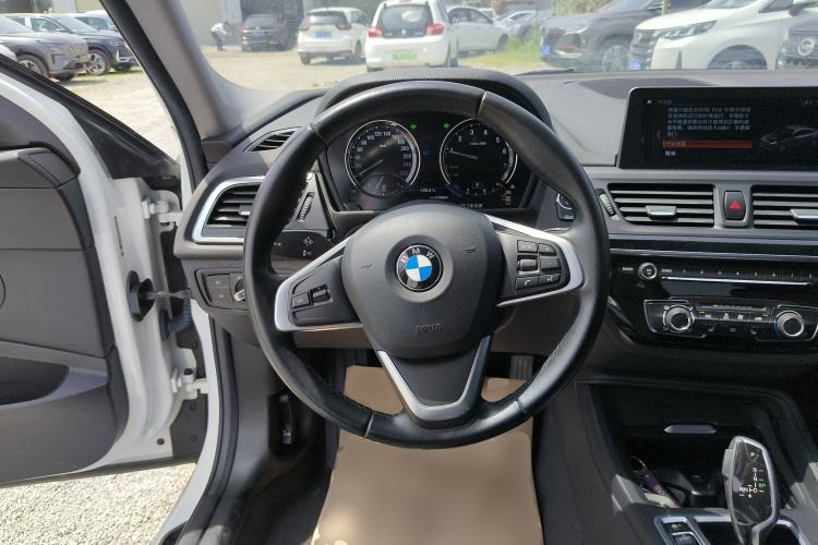 Used BMW 1 Series 2019 118i Fashion Model Steering Wheel