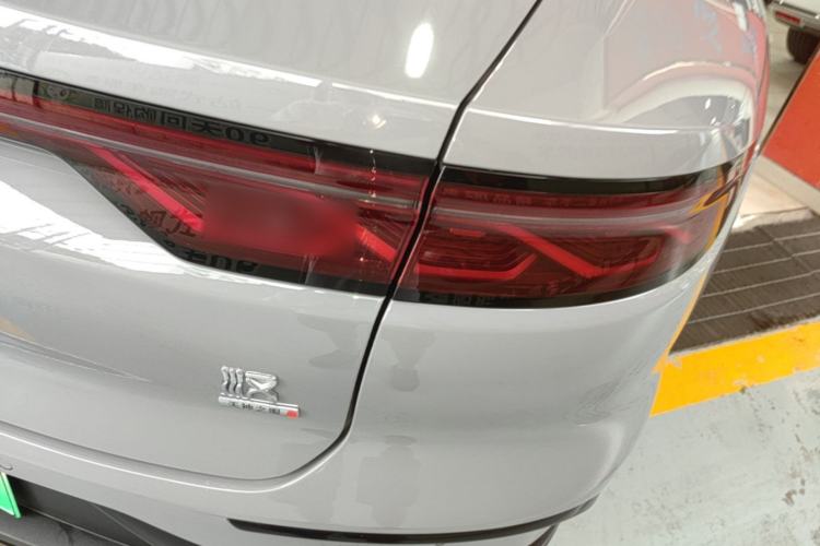 Used BYD Han 2025 DM-i Intelligent Driving Edition 125KM LiDAR Flagship Model
