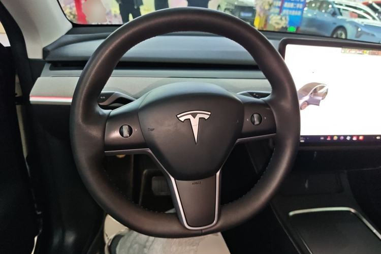 Used Tesla Model Y 2024 Long-Range All-Wheel-Drive Version
