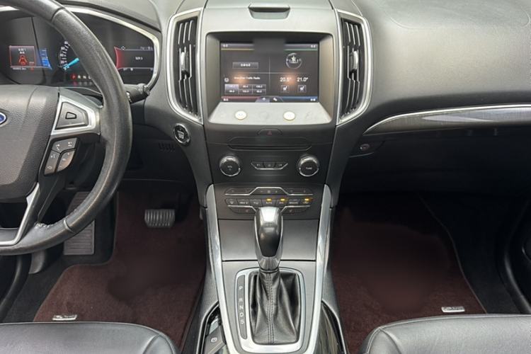 Used Ford Edge 2015 2.0T GTDi Two-Wheel-Drive High-Line Version