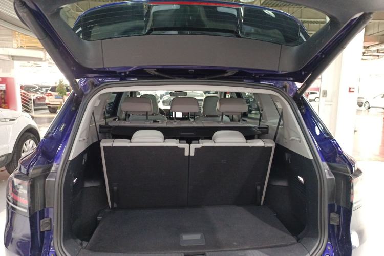 Used Volkswagen ID.6 X 2021 Pro Smart Long-Range Edition Trunk