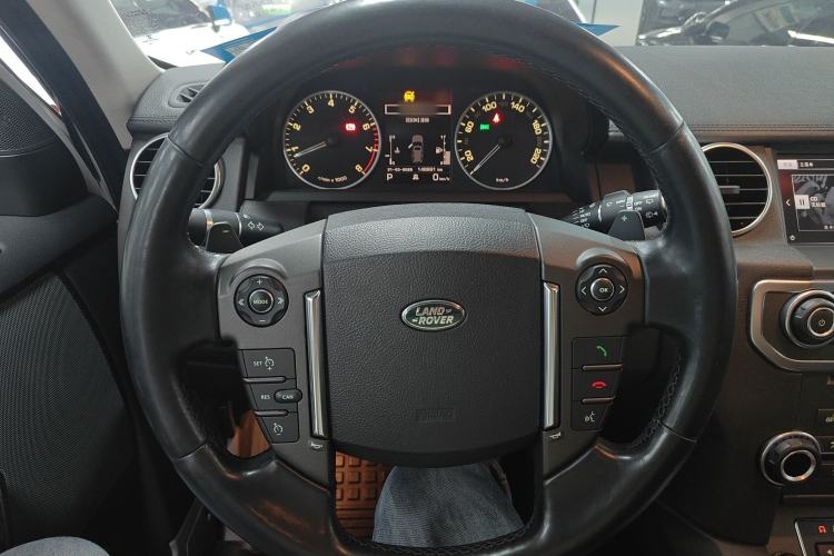 Used Land Rover Discovery 2016 3.0 SC V6 SE Steering Wheel