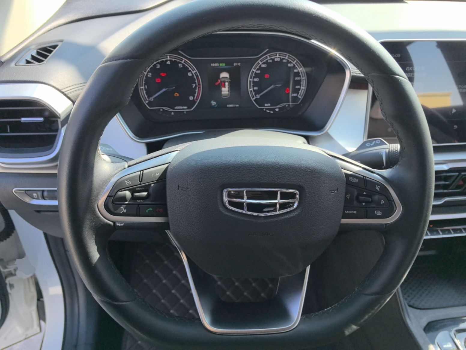 Geely Auto Coolray 2021 1.4T DCT Platinum Edition — снимка 13