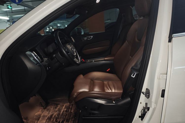 Used Volvo XC60 2021 T5 4x4 Smart Luxury Edition Left Front Seat