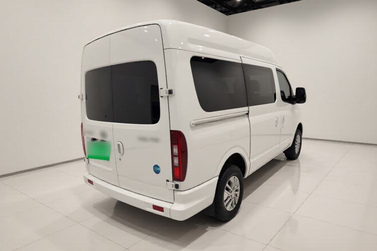 Used SAIC MAXUS Xintu V80 2024 Facelift Aoyuntong 6MT Short Wheelbase Mid-Height Version 147 Ps 5/6 Seats