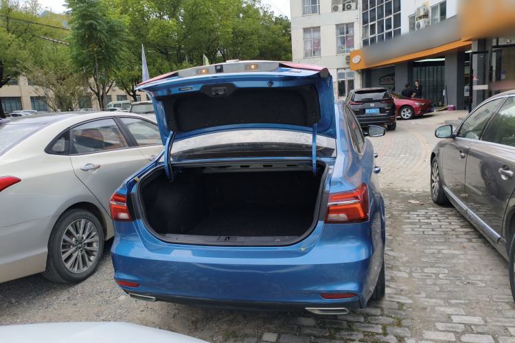 Used Roewe i6 2020 PLUS 1.6L CVT 4G Connected Glory Flagship Edition