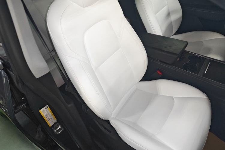 Used Tesla Model Y 2021 Long-Range All-Wheel-Drive Version
