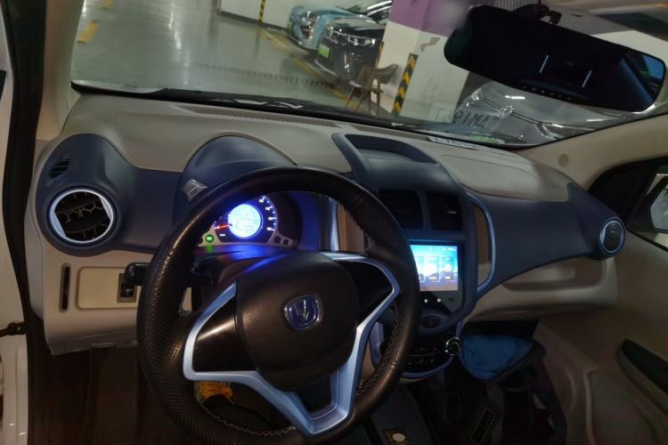 Used CHANGAN Benni E-Star 2021 National Edition Colorful Version Lithium Iron Phosphate (31.86 kWh) Center Console