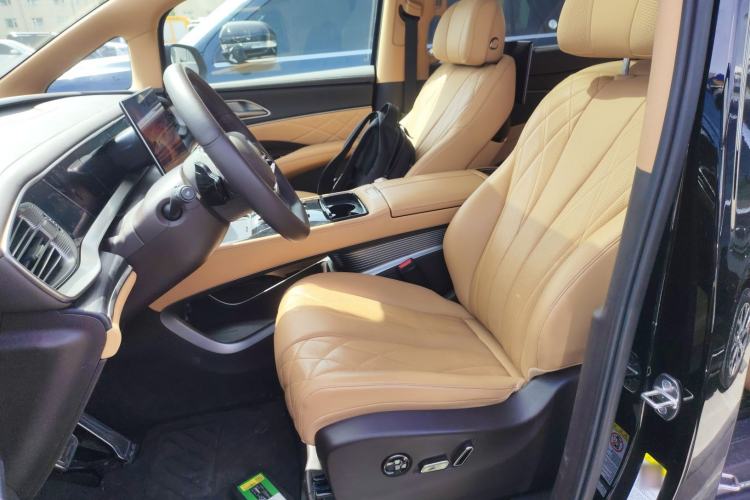 Used Denza D9 2025 DM-i Intelligent Drive 1020 Four-Wheel Drive Flagship Model Left Front Seat