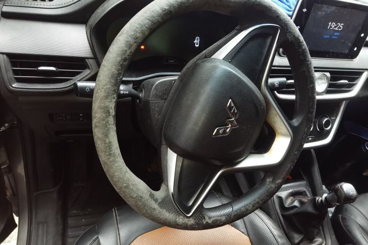 Used Wuling Hongguang S3 2018 1.5L Manual Comfort Model China V Standard