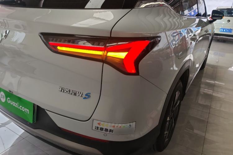 Used Wuling Xingguang S 2024 130 km Flagship Version Right Rear Taillight