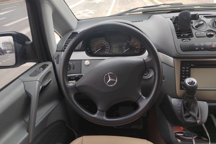 Used Mercedes-Benz Vito 2011 2.5L 7-seater executive version Steering Wheel