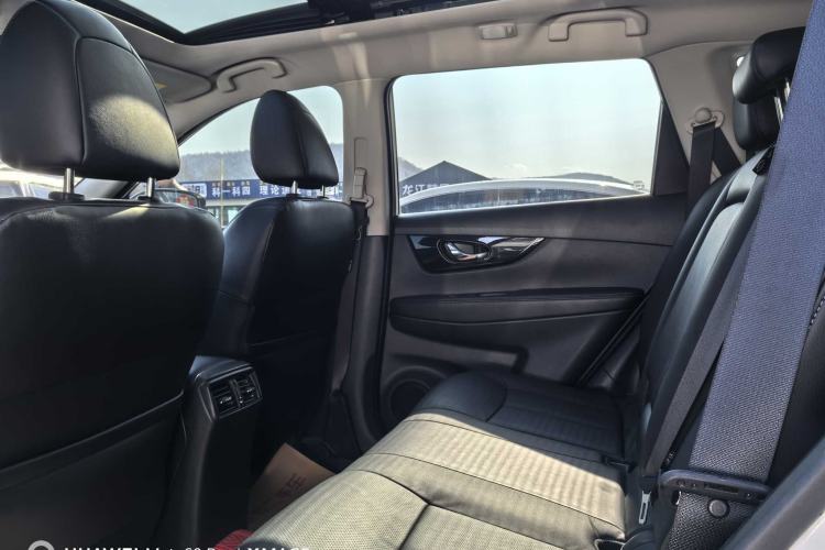 Used Nissan X-Trail 2019 2.0L CVT Smart Connect Comfort Edition 2WD Interior 3