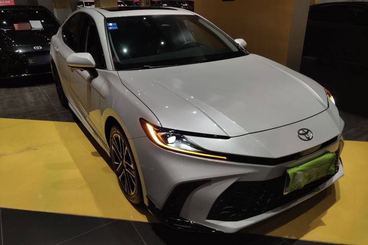 Used Toyota Camry 2026 Model Dual-Engine 2.0HSE Sport Lite Edition