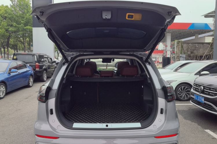 Used Hongqi HS5 2023 2.0T Four-Wheel Drive Flagship Pro Edition Trunk