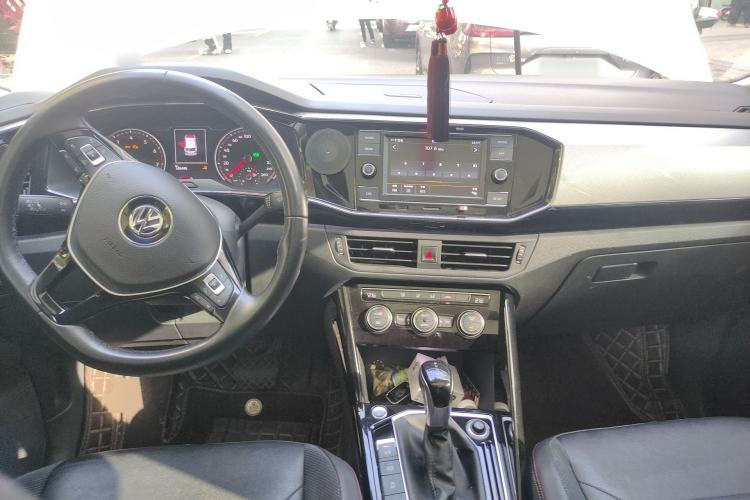 Used Volkswagen Tayron 2019 Teramont Edition 280TSI Two-Wheel Drive Luxury Model China VI Standard Center Console