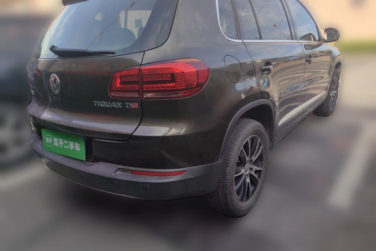 Used Volkswagen Tiguan 2015 1.8TSI Automatic Two-Wheel Drive Luxury Model Rear Right 45 Deg