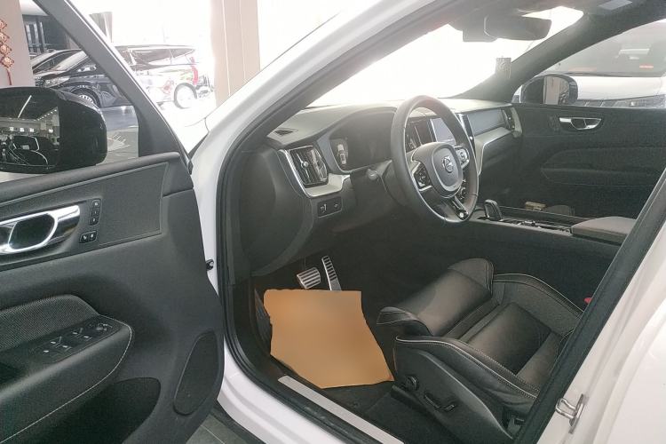 Used Volvo XC60 2022 B5 4x4 Smart & Advanced Sport Edition