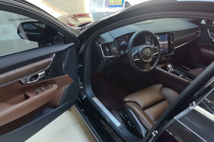 Used Volvo S90 2023 B5 Zhiyuan Luxury Edition
