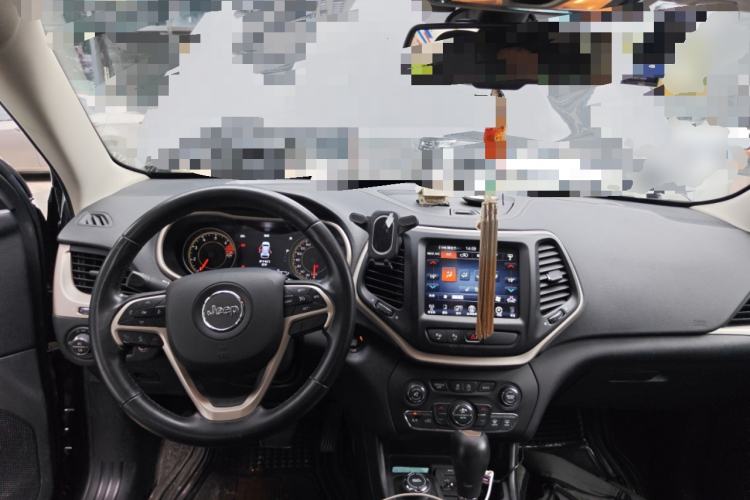 Used Jeep Cherokee 2017 2.4L Superior Edition
