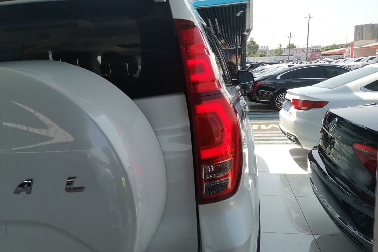 Used Haval H9 2017 2.0T Gasoline 4x4 Comfort Edition 5 Seats