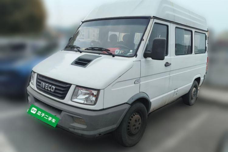 Used Iveco Daily 2017 2.5T A35 Passenger Van 5-7 Seats Model 47Z5