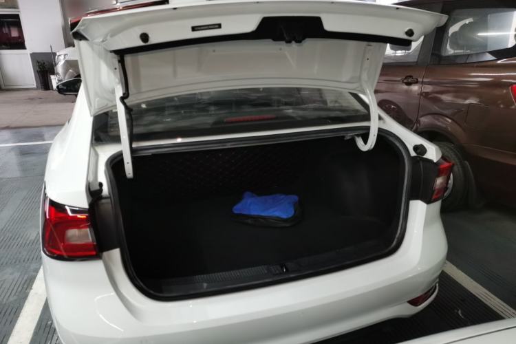 Used Roewe i5 2020 1.5L Automatic 4G Connect Luxury Flagship Edition