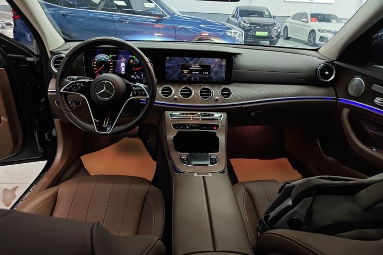Used Mercedes-Benz E-Class 2023 Updated E 300 L Luxury Edition Center Console