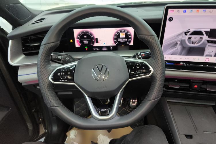 Used Volkswagen Tayron 2025 Tiguan L 380TSI 4Motion Luxury Steering Wheel