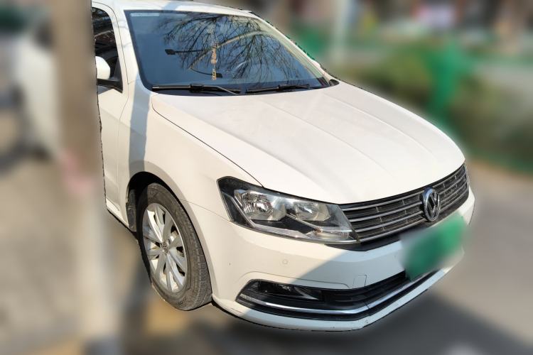 Used Volkswagen Lavida 2017 1.6L Manual Comfort Edition Front Right 45 Deg