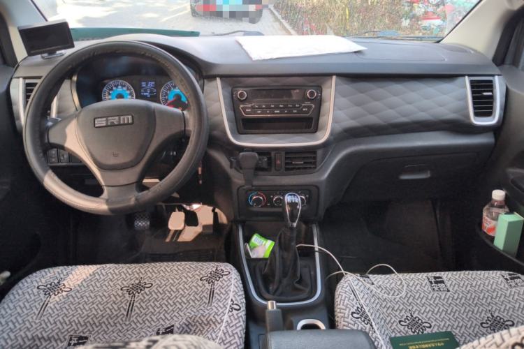 Used Jinbei Gold Hiace M Classic 2024 1.5L Engineering Lion Passenger Van 7 Seats Center Console