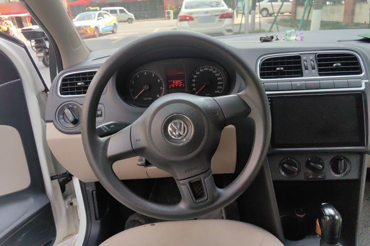 Used Volkswagen Polo 2013 1.4L Automatic Comfort Edition Steering Wheel