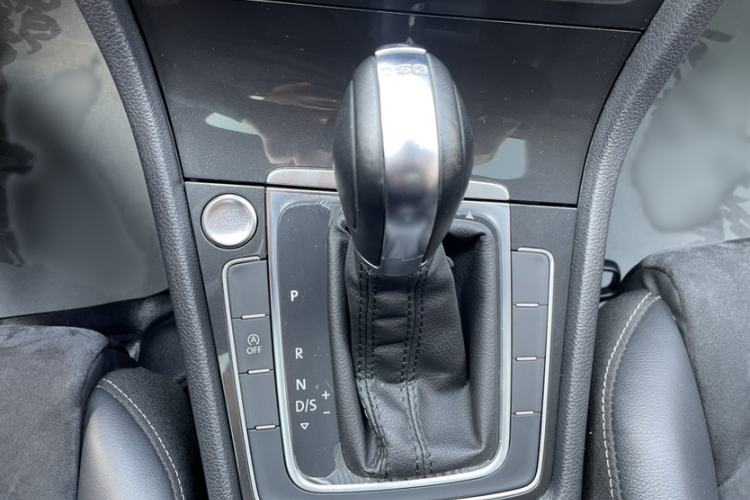 Used Volkswagen Golf 2020 Zhiai Edition 280TSI DSG Luxury Model Interior 10