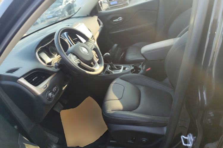 Used Jeep Cherokee 2016 2.4L Leading Edition