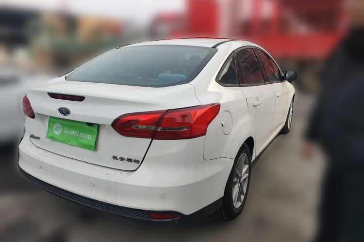 Used Ford Focus 2015 Sedan 1.6L Manual Fashion Edition