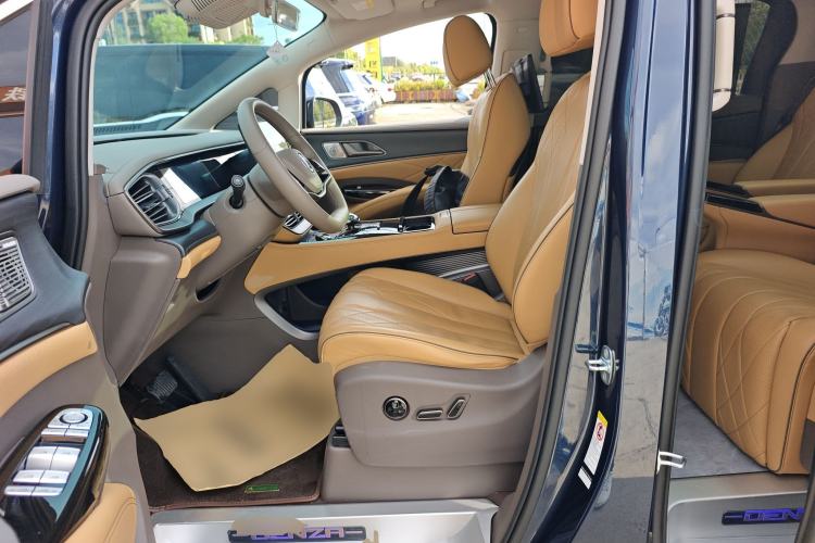 Used Denza D9 2022 DM-i 970 Four-Wheel Drive Prestige Model
