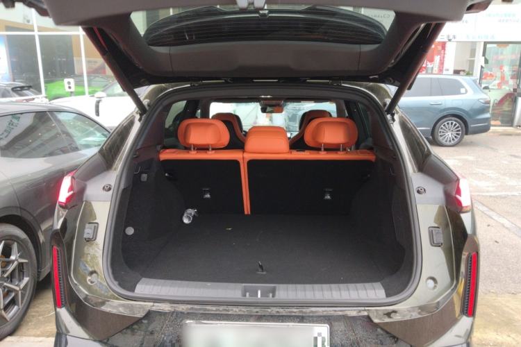 Used Lynk & Co 08 EM-P 2026 Model 210 Four-Wheel Drive Performance Ultra H7 Trunk