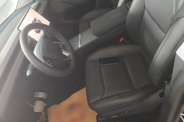 Used Tesla Model Y 2025 Rear-Wheel-Drive Version