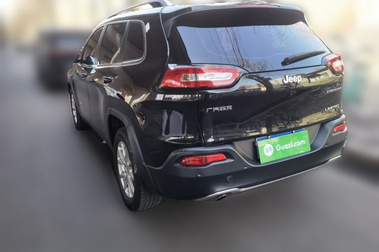 Used Jeep Cherokee 2017 2.0L Superior Edition