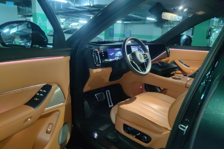 Used Hima AITO M8 2025 Extended-Range Max+ Version 53.4 kWh 6-Seater Edition