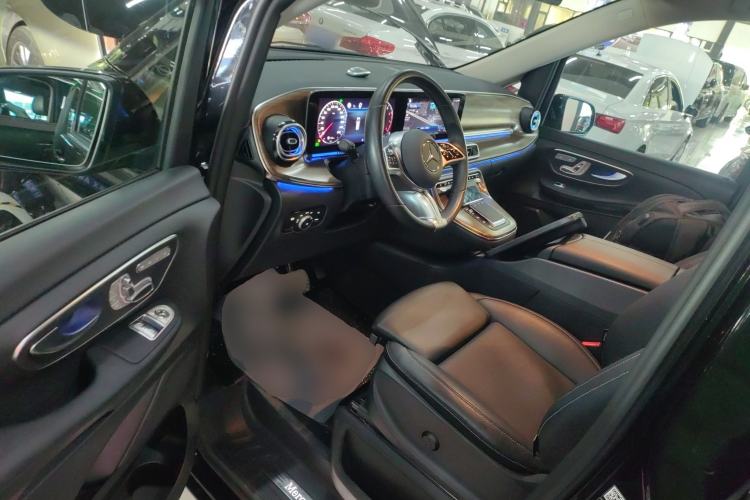 Used Mercedes-Benz V-Class 2024 V 300 Pilot Edition