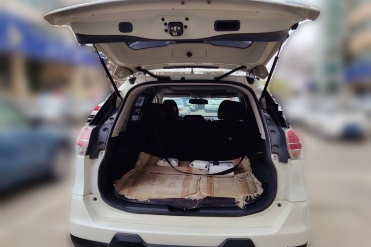 Used Nissan X-Trail 2016 2.0L CVT Smart Enjoyment Version 4WD Trunk