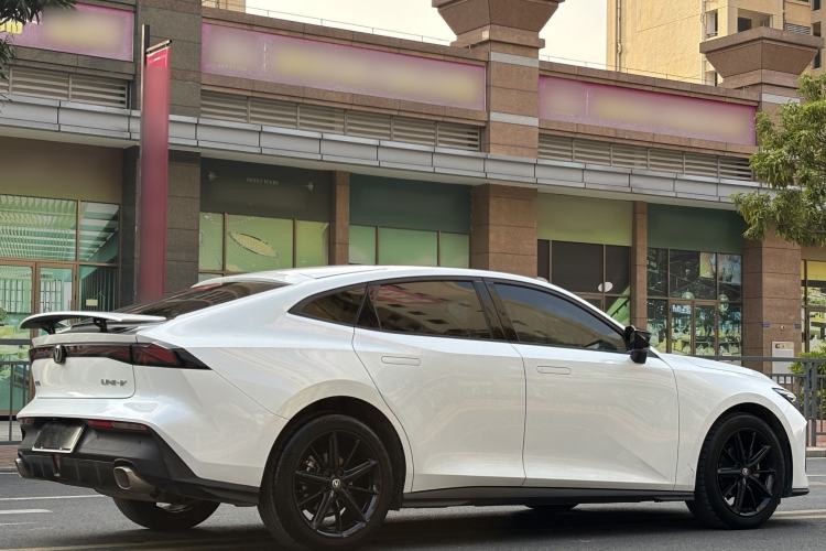 Used Changan UNI-V 2023 1.5T Prestige Model
