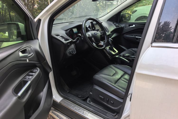 Used Ford Kuga 2015 2.0L GTDi Four-Wheel-Drive Sport Model Driver Seat