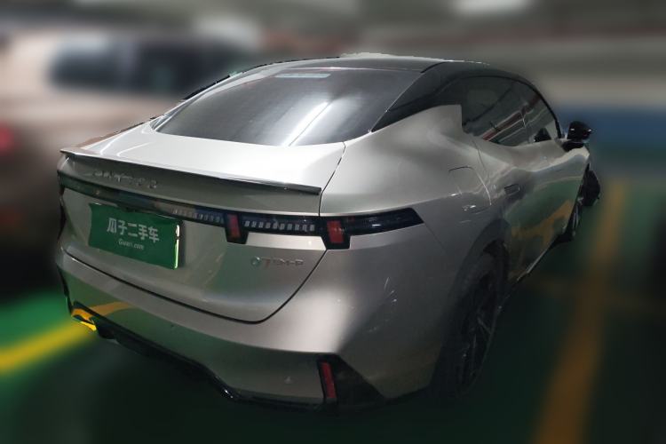 Used Lynk & Co 07 2024 EM-P 126 Long-Range Halo Rear Right 45 Deg