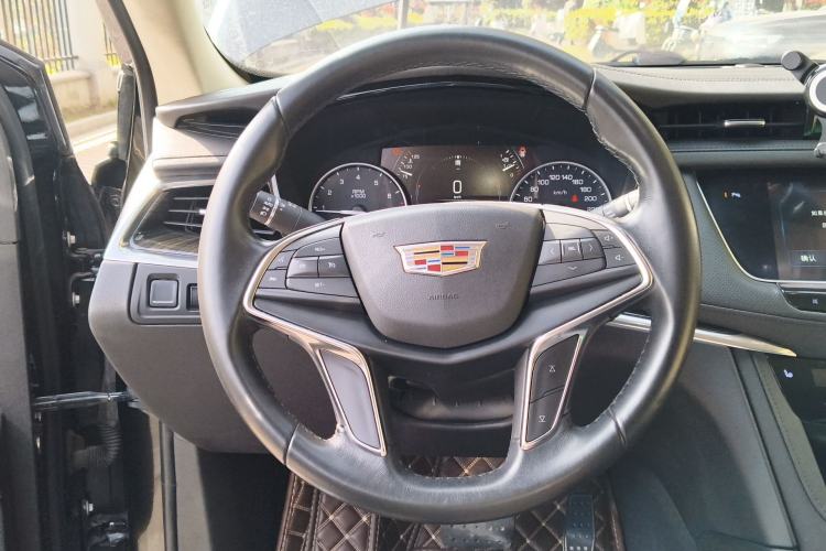 Used Cadillac XT5 2018 25T Luxury Model
