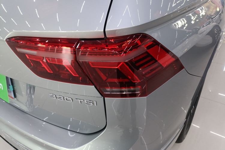 Used Volkswagen Tiguan L 2023 330TSI Automatic Two-Wheel Drive R-Line Flagship Edition
