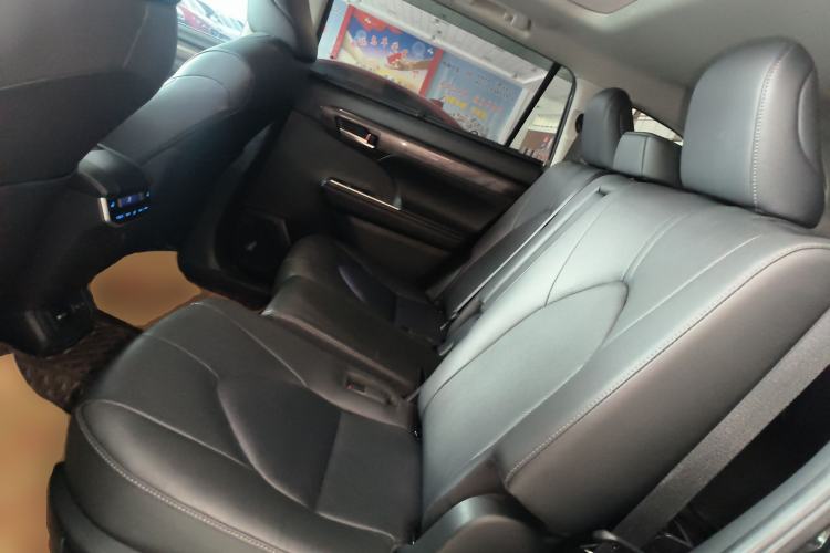 Used Toyota Highlander 2022 Dual-Engine 2.5L Four-Wheel Drive Supreme Edition 7-Seater Left Rear Seat